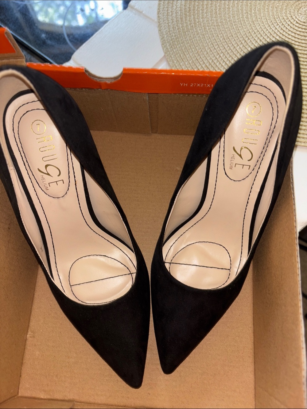 Rouge! Black Pointed-Toe Suede Pumps
